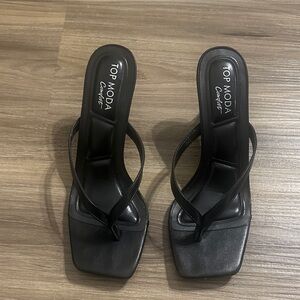 Fashion Nova Top Moda Black Thong Heels